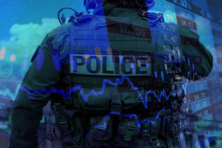 police officer using evidence based policing